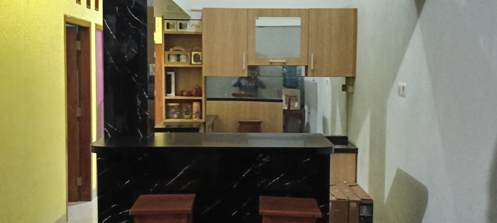 Punya Rumah Minimalis tapi Ingin Suasana Nongkrong Elegan ala Kafe?